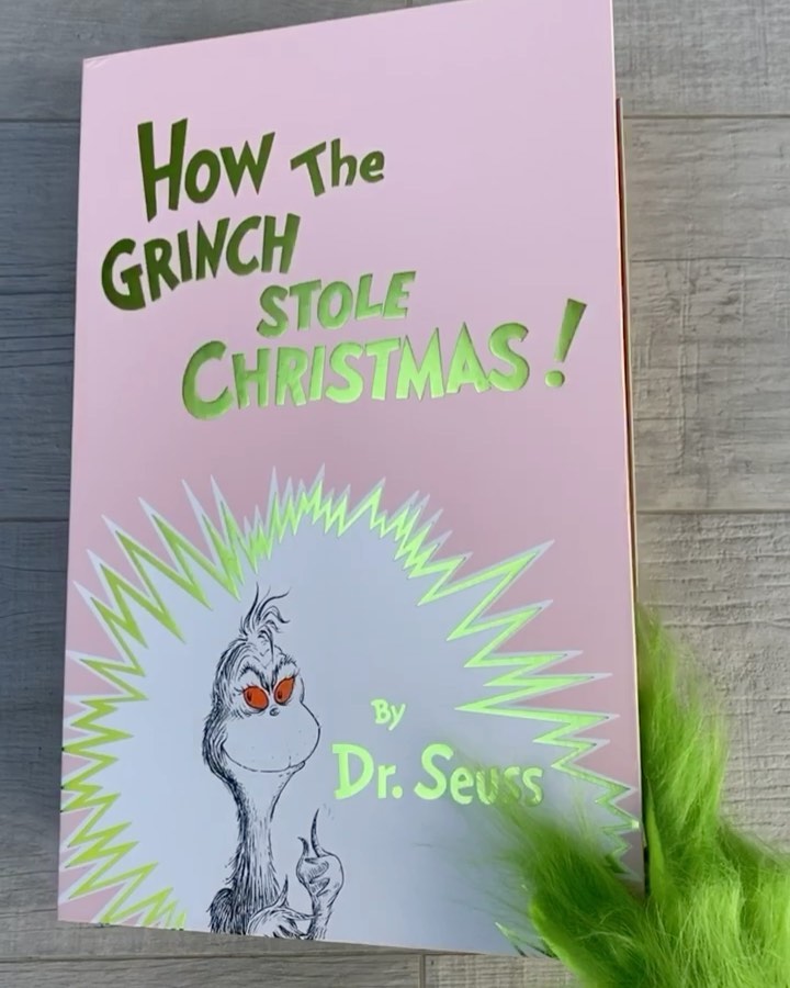 revealing my holiday collection right now on my stories  @drseuss @kyliecosmetic...