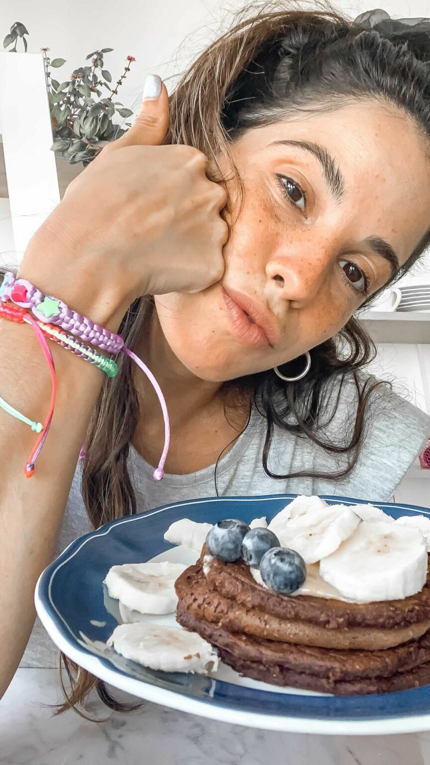 Me puse manija de dulce este viernes a la tarde 
Pancakes veganos para desayunar...