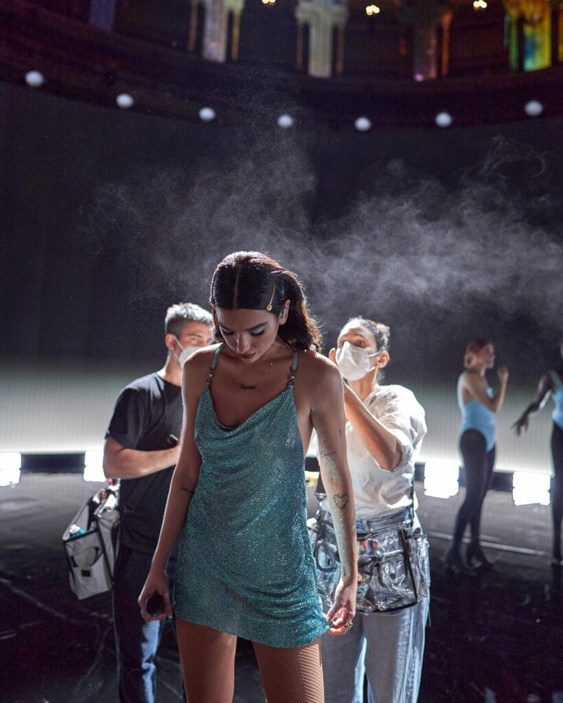 BABY’S FIRST @AMAS AWARD!! FAVORITE POP/ROCK SONG FOR DON’T START NOW!!!! @cloud...