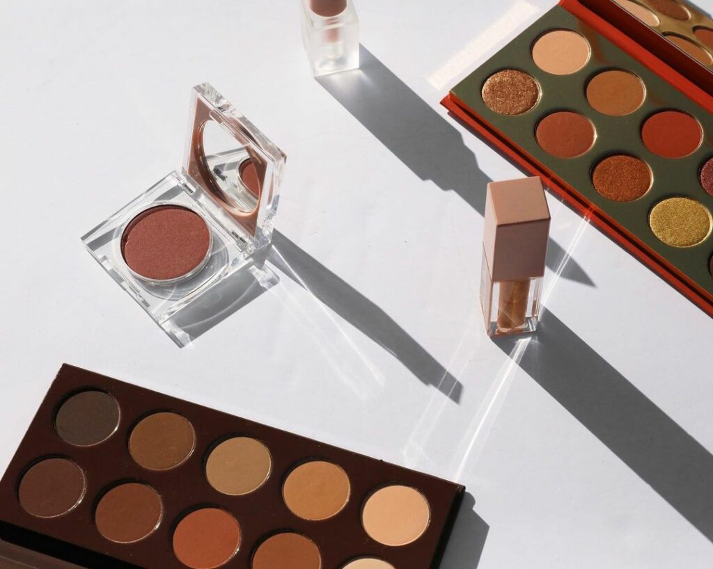 Our @KKWBEAUTY & @KKWFRAGRANCE Cyber Weekend Sale continues  Get #KKWBEAUTY 30% ...
