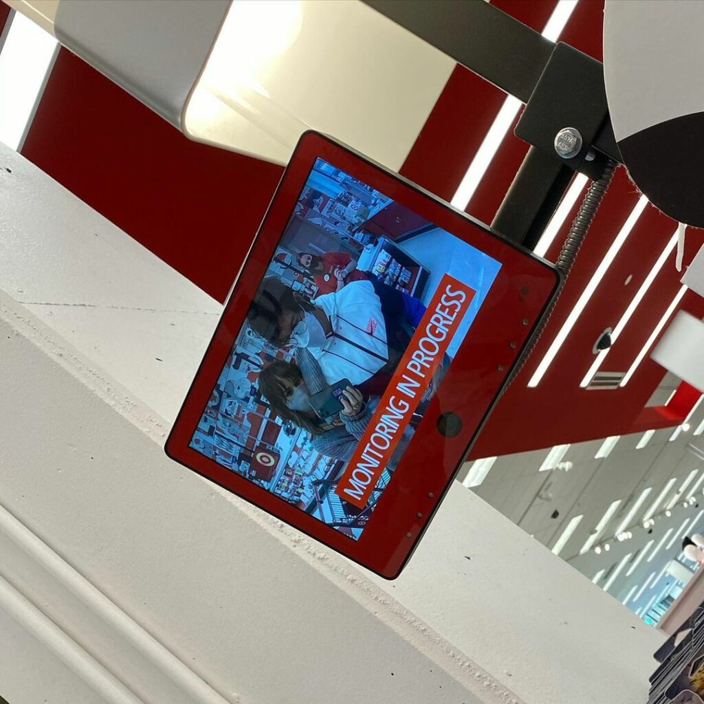 ᴵ ᶜʳᶦᵉᵈ ʷʰᵉⁿ ᴵ ˢᵃʷ ᵗʰᵉ ˢⁿᵒʷ ᶦᵈᶜ...