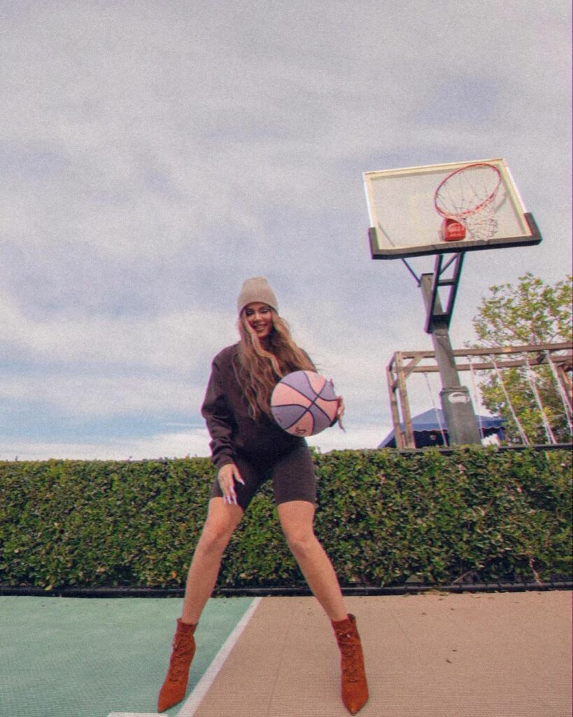 𝐁𝐚𝐥𝐥𝐢𝐧!!!  

𝐆𝐨𝐨𝐝 𝐀𝐦𝐞𝐫𝐢𝐜𝐚𝐧 𝐟𝐢𝐭!! Good Essentials!! @goodamerican 𝐁𝐨𝐨𝐭𝐬! 

@𝐓𝐚𝐥𝐞𝐧...