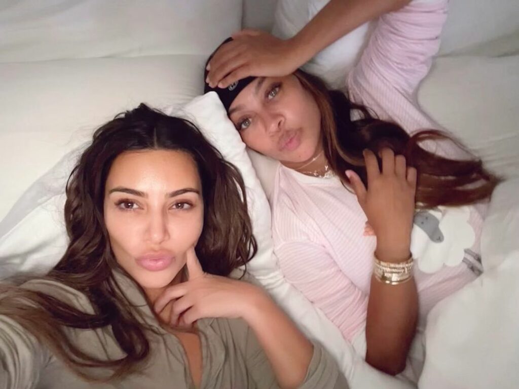 Sleepovers with your bestie are a must!  @lala...