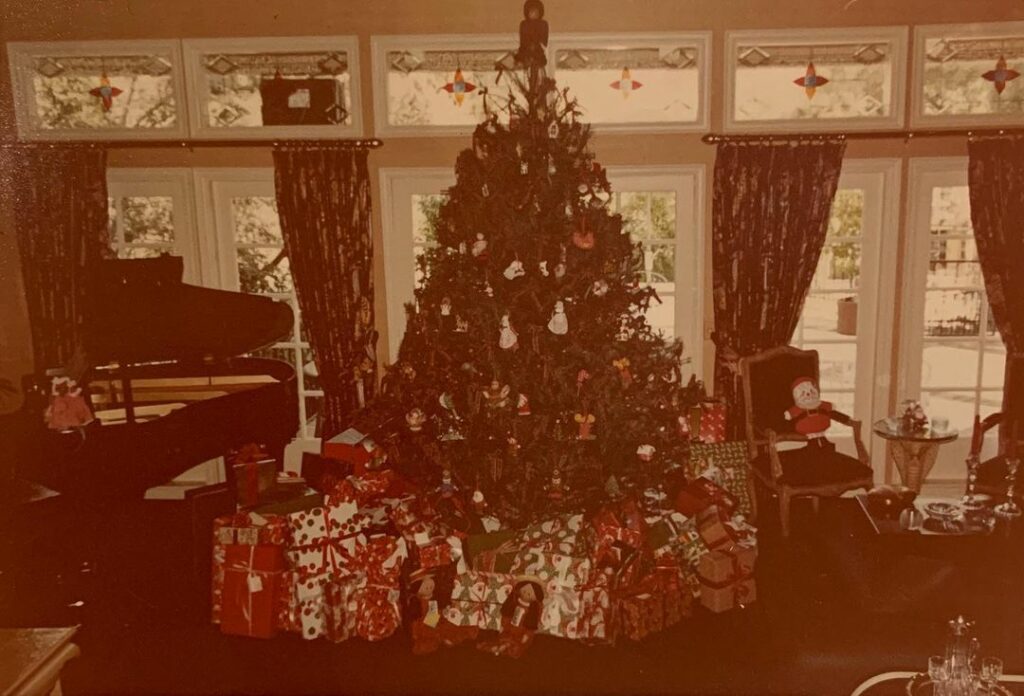 swipe for Christmas love...