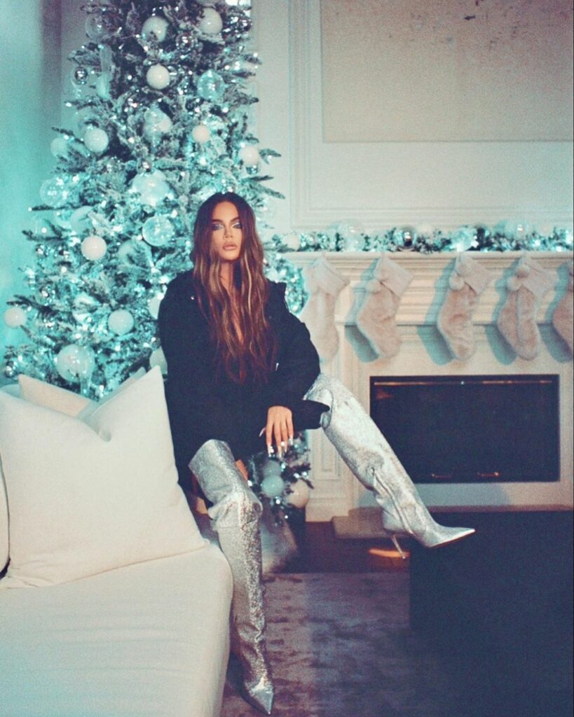 ɪᴛ’ꜱ ᴛʜᴇ ʙᴏᴏᴛꜱ ꜰᴏʀ ᴍᴇ!!! @goodamerican...
