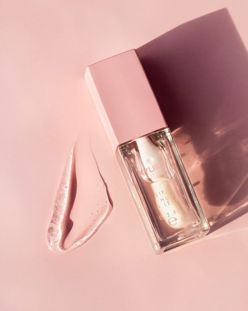 Introducing my NEW Lip Oil  I’m soooo excited about this! This glossy Lip Oil le...