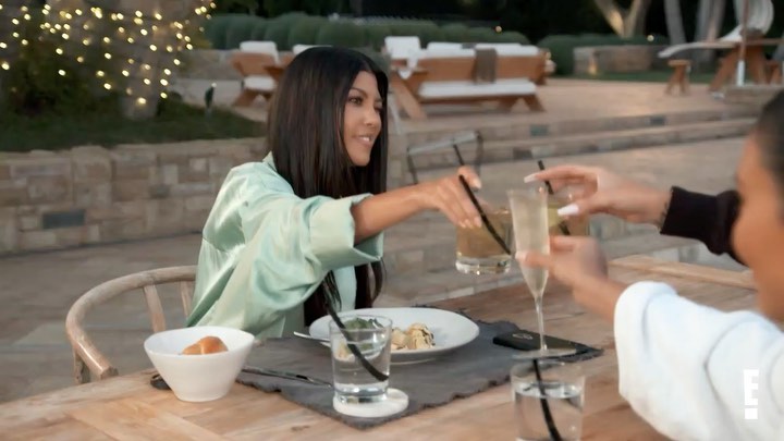 Cheers to the final show, keep up for our final TWENTIETH season of @KUWTK premi...