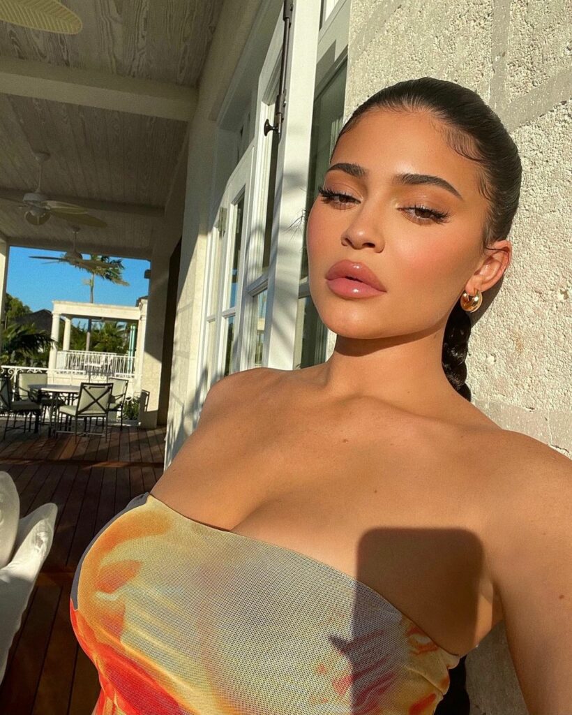 my high gloss hits different  @kyliecosmetics...