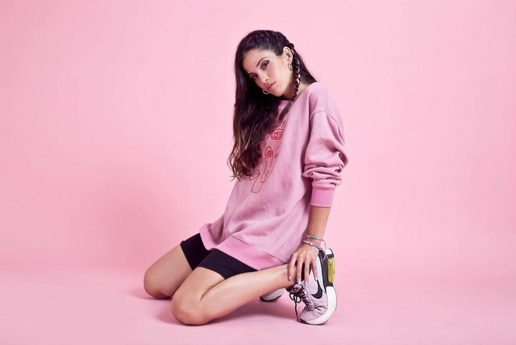 Girl power 
Así me siento!  buen miércoles a todes ! 
@josecv.estudio @marianom...