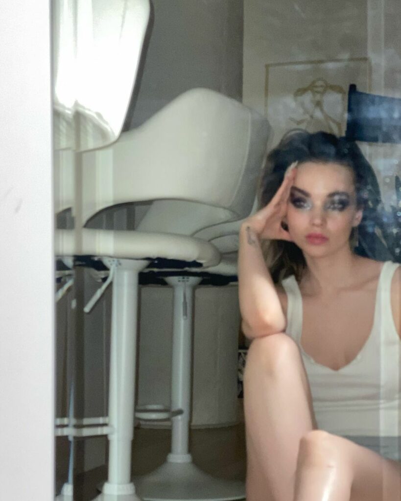 x gon give it to ya...