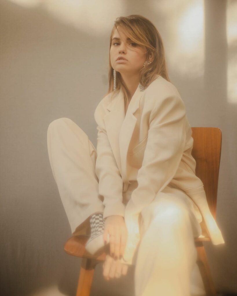 alright gen z come for this side part...