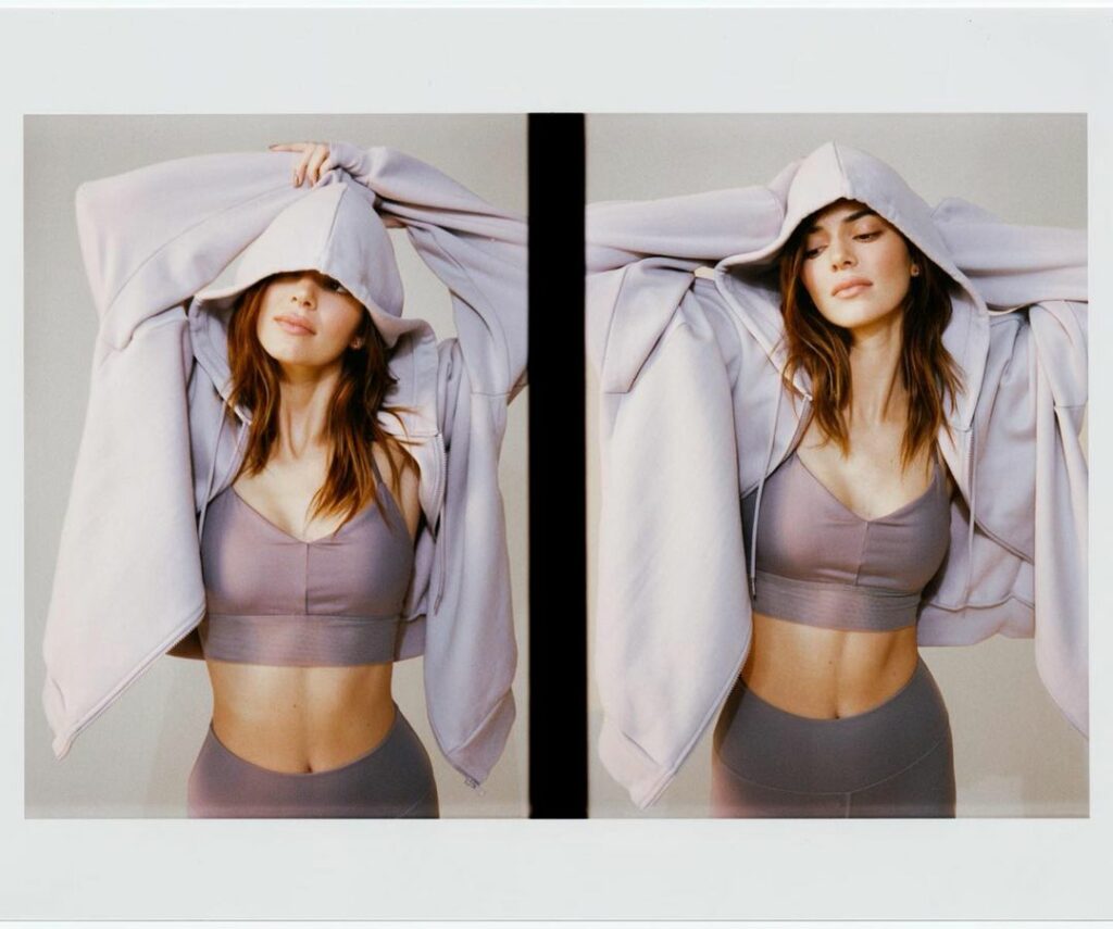 cozy set from the new @alo campaign @danielregan___ 

#aloyogapartner...