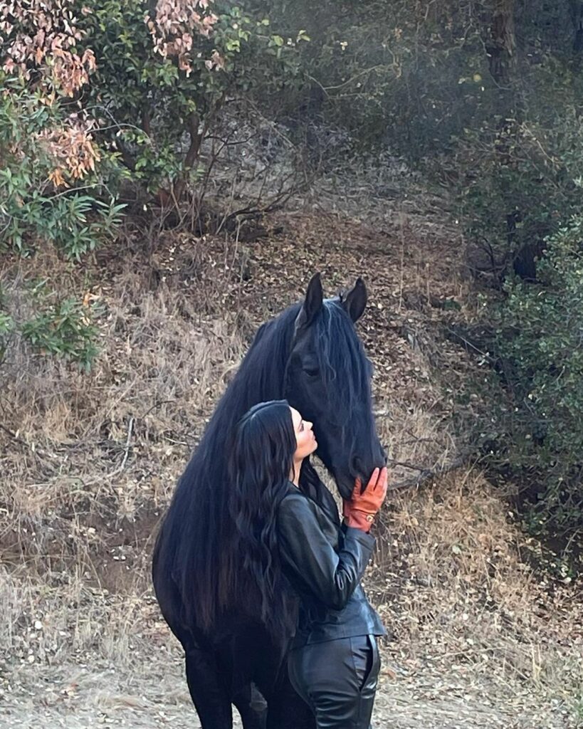 coming next week! 3.25
my fragrance with @kkwfragrance !
@kimkardashian and i pu...