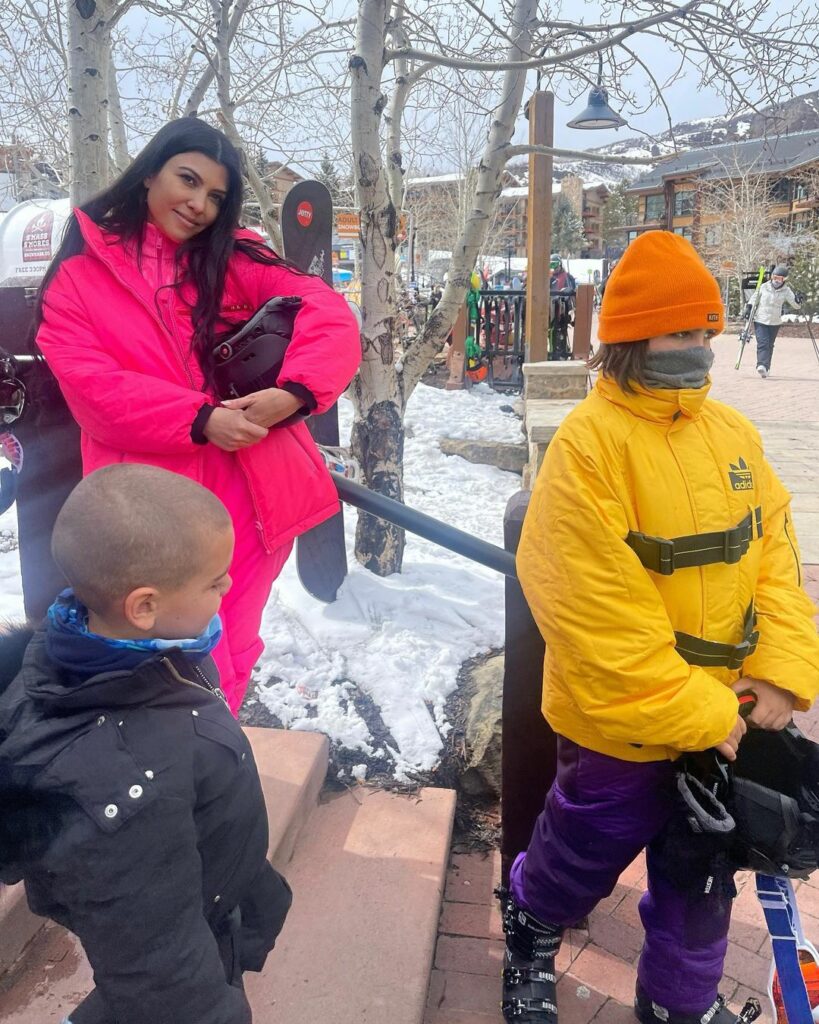 good little ski bunnies...