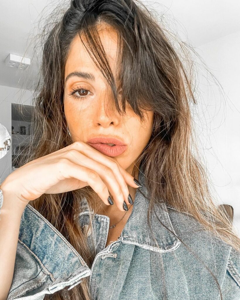 Cuando aprovechas la luz y el make up! 
 Buen jueves  
Como la llevan ustedes ??...