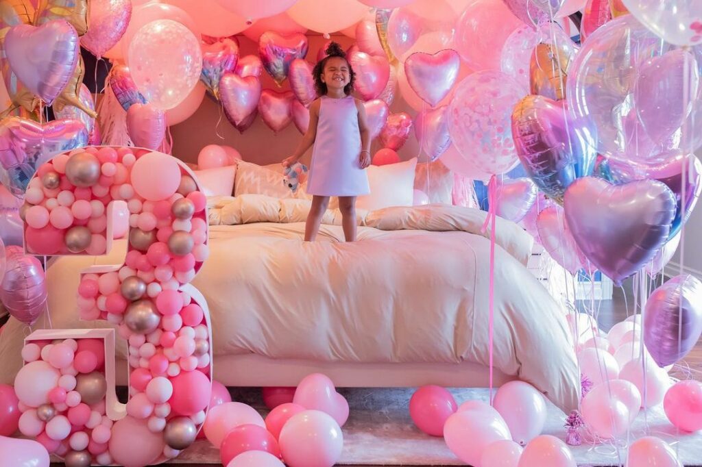 And Just like that.... you are THREE 

Happy birthday my sweet True!!!!

I am no...
