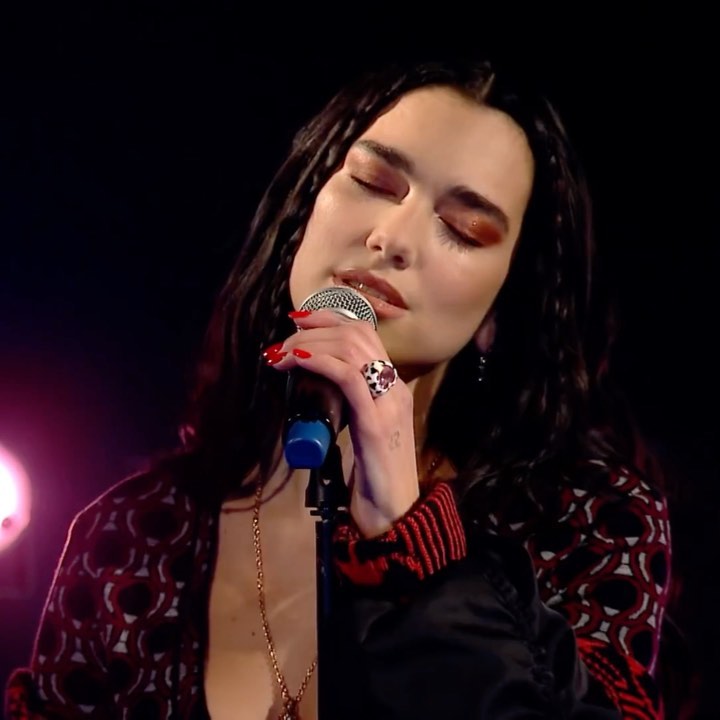 BACK IN THE LIVE LOUNGE 
thank you @bbcradio1 and @claraamfo for having us!!! Yo...