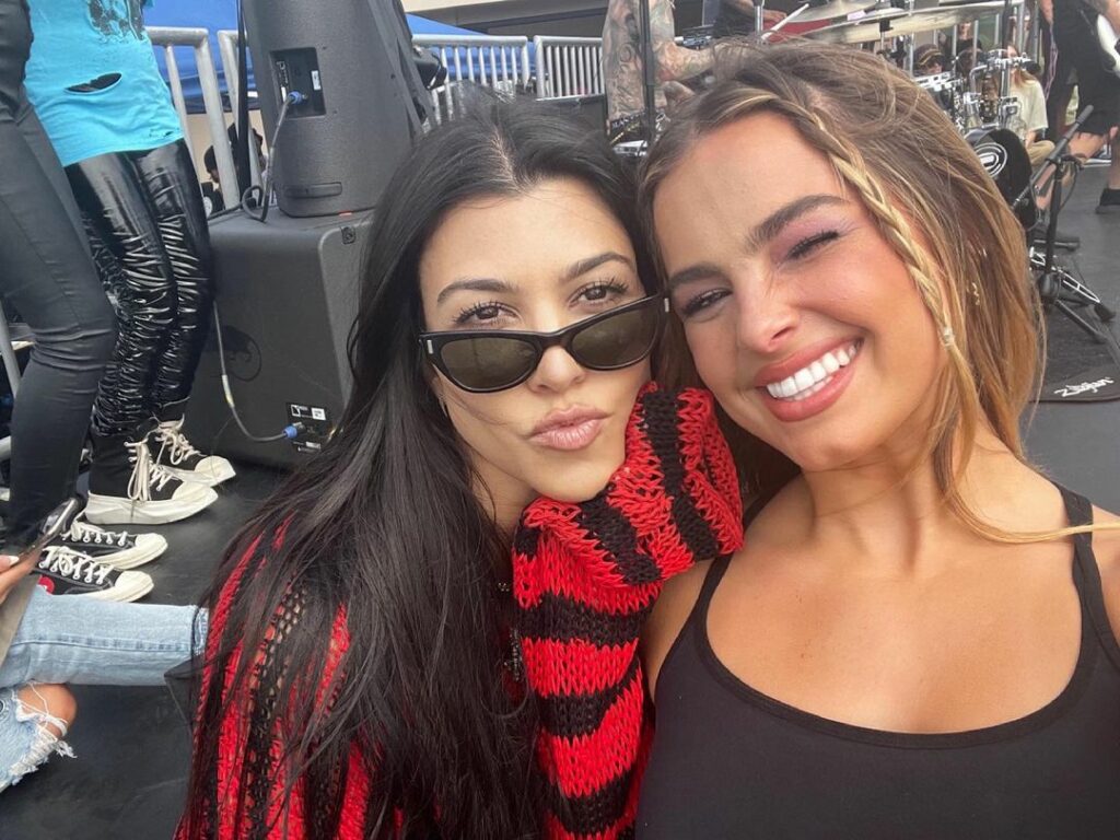 kisses and smiles, xo Kourt and Addi...