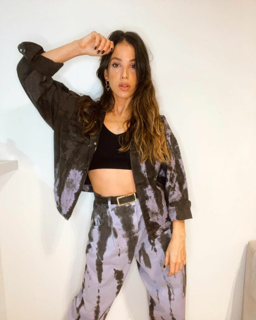 Fan de este look  cortando la semana  feliz miércoles a todxs 
@47street by @sof...
