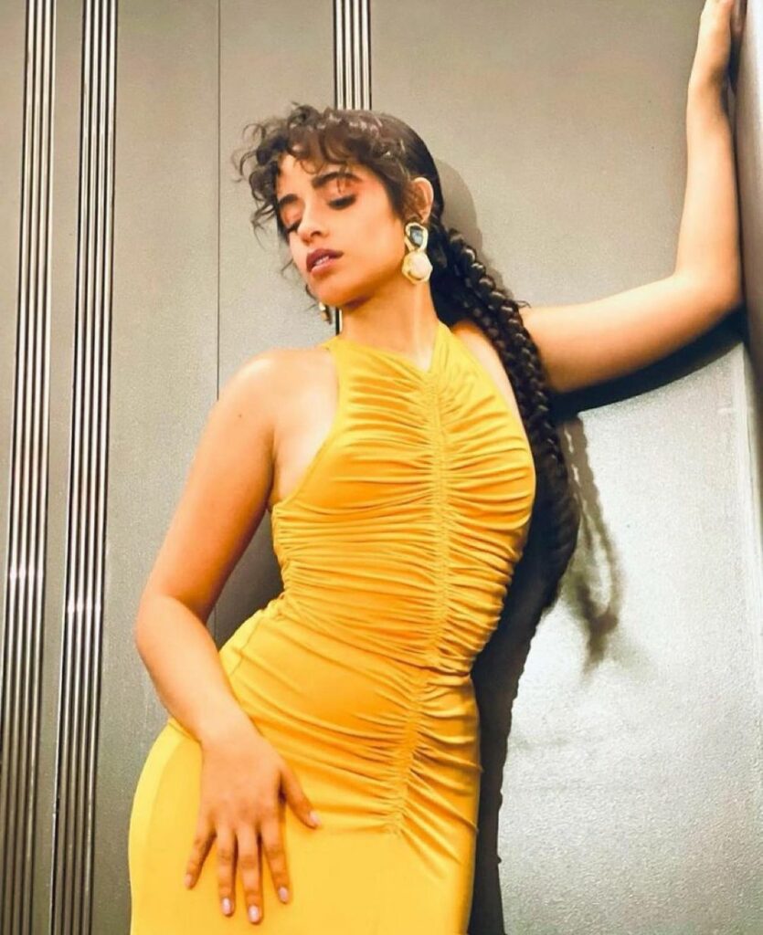 baby don’t go yet cuz I wore this dress for a lil drama ...
