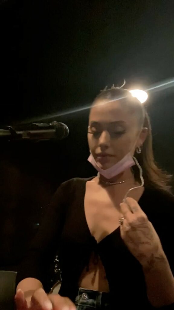 Ariana Grande: using my looper in this context brought me so much joy and felt so full circle a… using my looper in this context brought me so much joy and felt so full circle a...