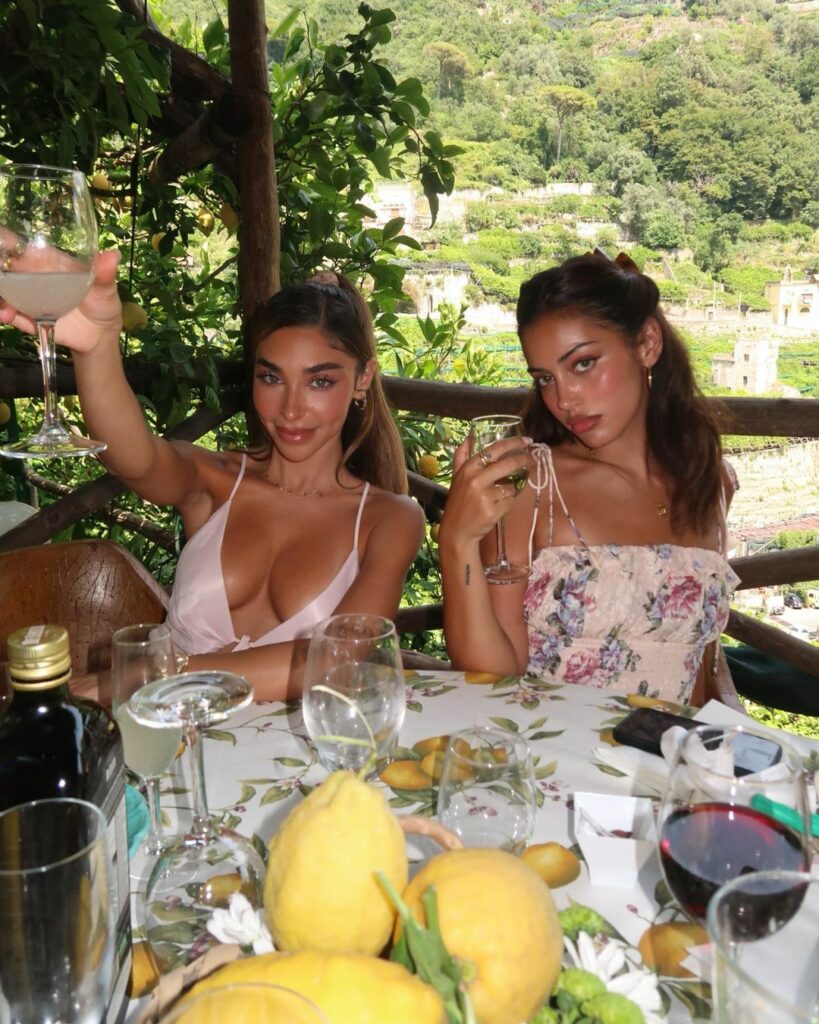 ⋆    𝓂𝒶𝓀𝒾𝓃𝑔 𝓁𝑒𝓂𝓃𝒸𝑒𝓁𝓁❁   ⋆ 
@revolve...