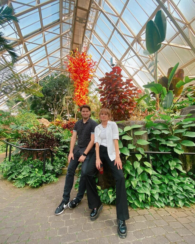 my big brother is in town and we went to go frolic around in the plants and flow...
