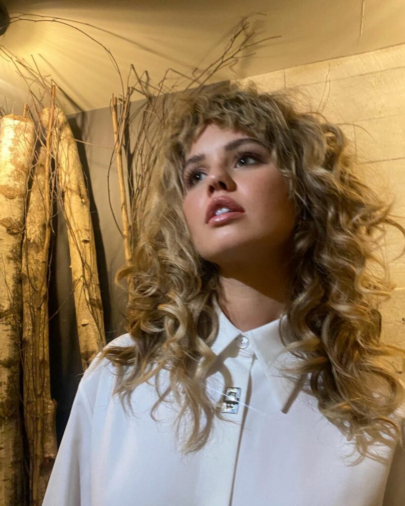Debby Ryan: Can someone please explain the assignment
Misha used @lorealparis Freshwear Inf… Can someone please explain the assignment
Misha used @lorealparis Freshwear Inf...