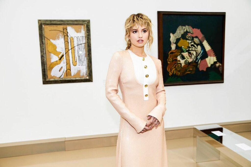 Debby Ryan: afternoon at the musée with @giambattistavalliparis people use the phrase ‘hope… afternoon at the musée with @giambattistavalliparis people use the phrase ‘hope...