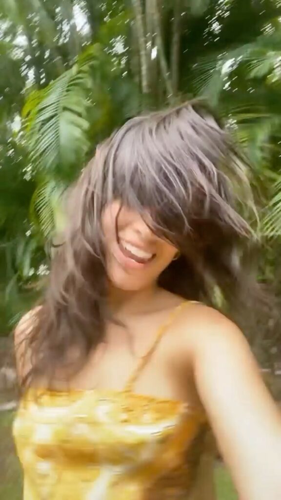 oh na na @myketowers x me x @tainy out now  a bailar...