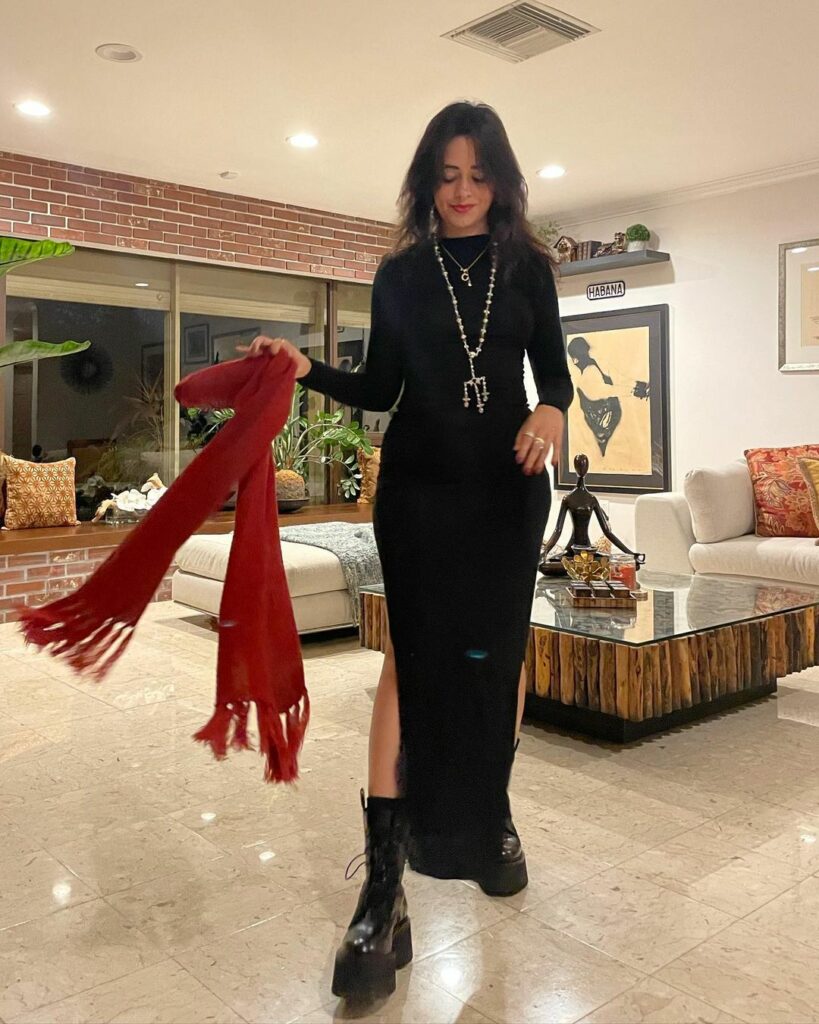 thnx for my red scarf @taylorswift !!!!! happy red day and also cozy season is h...