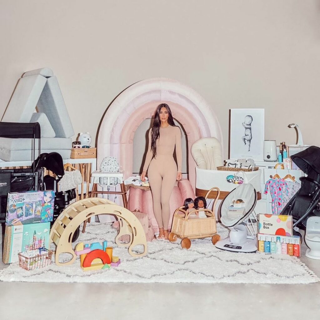 I am so excited to announce I am teaming up with @SavvyGiveaways to give away my...