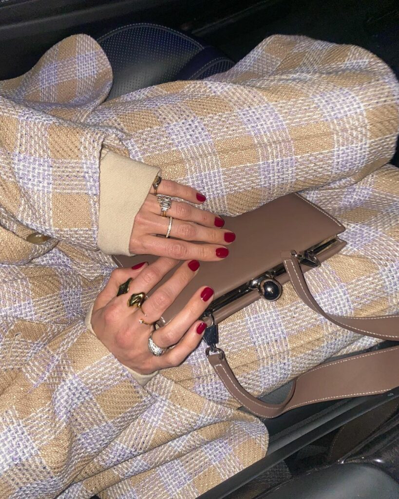 how many jellybeans you think you could fit in this purse over/under 45? spatial...