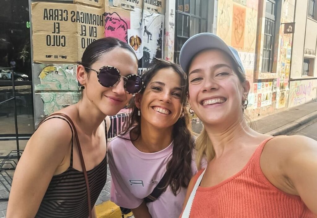 Solo nosotrxs entendemos lo que tenemos nosotrxs 
Ayer paseamos en Palermo como ...