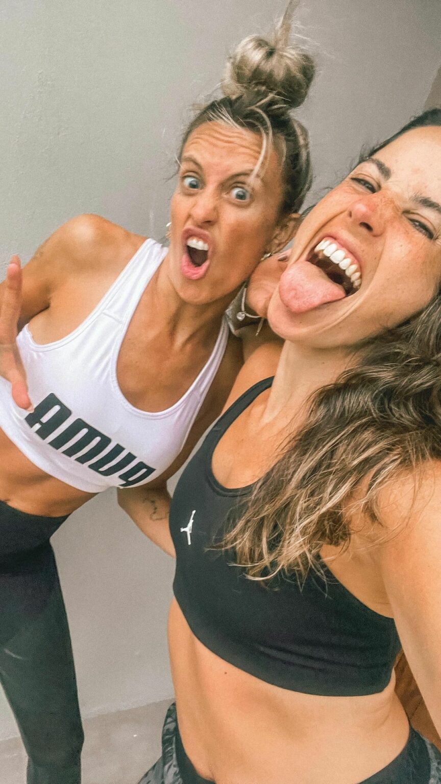 Nosotras entrenamos pero bailamos porque somos eso  @melchorlez...