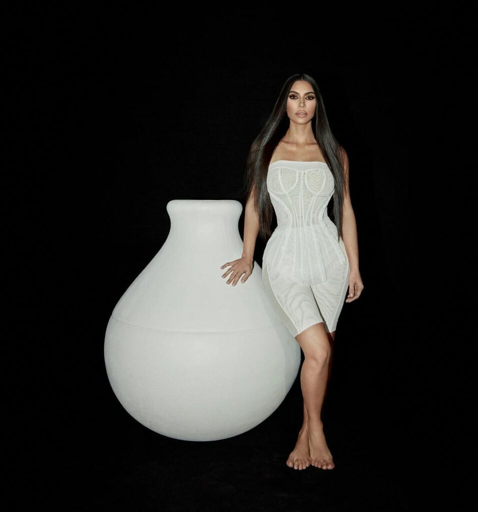 Jeff Leatham II by @KKWFRAGRANCE is available now! If you liked the first collec...