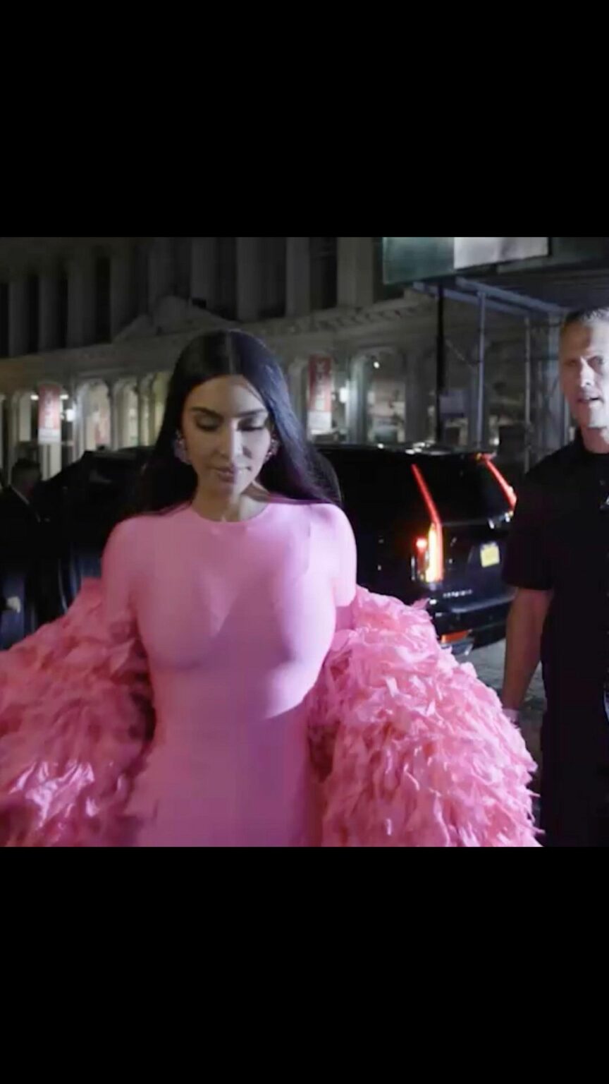 Just Dropped: @KardashiansHulu official trailer! The Kardashians premieres April...
