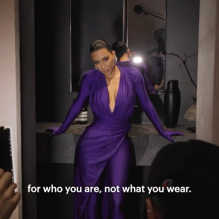 @KardashiansHulu premieres in 1 month on @hulu, and soon to Disney+ internationa...