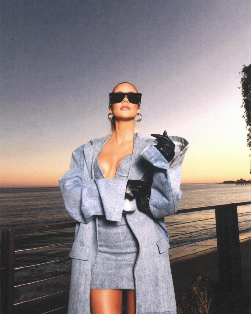 The Queen of denim 

GOOD AMERICAN X REVOLVE...