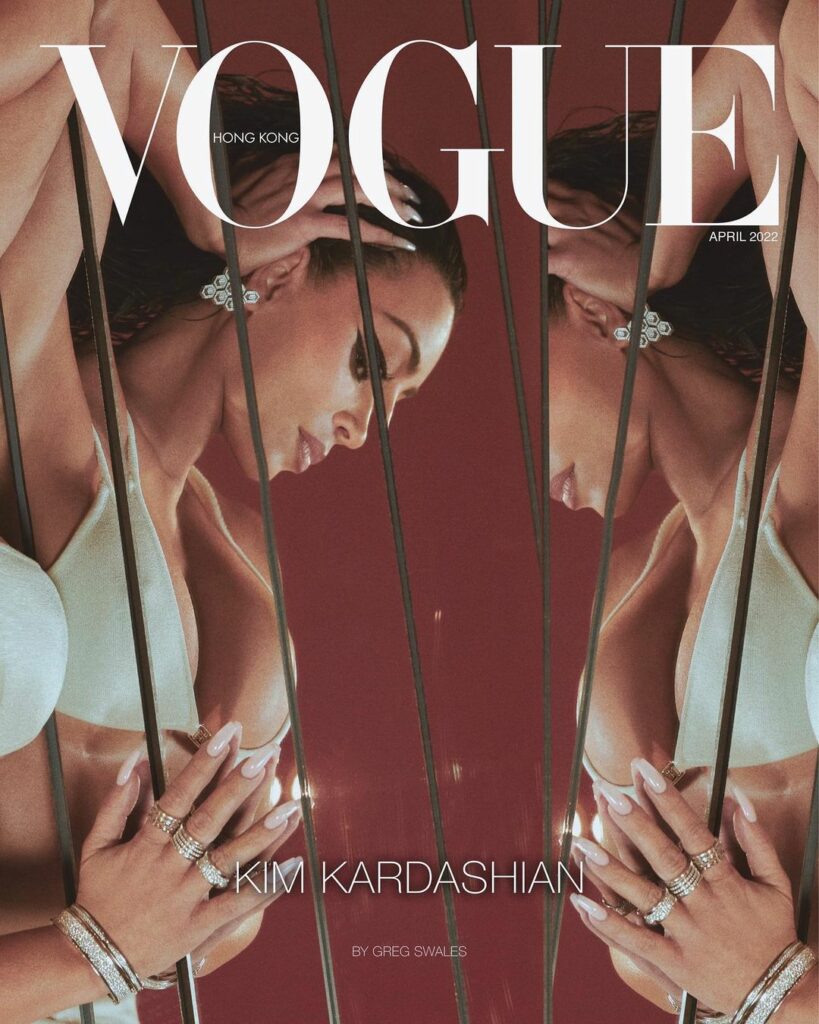 VOGUE HONG KONG

Photographer: @GregSwalesArt Makeup: @MakeUpByAriel Hair: @Jesu...