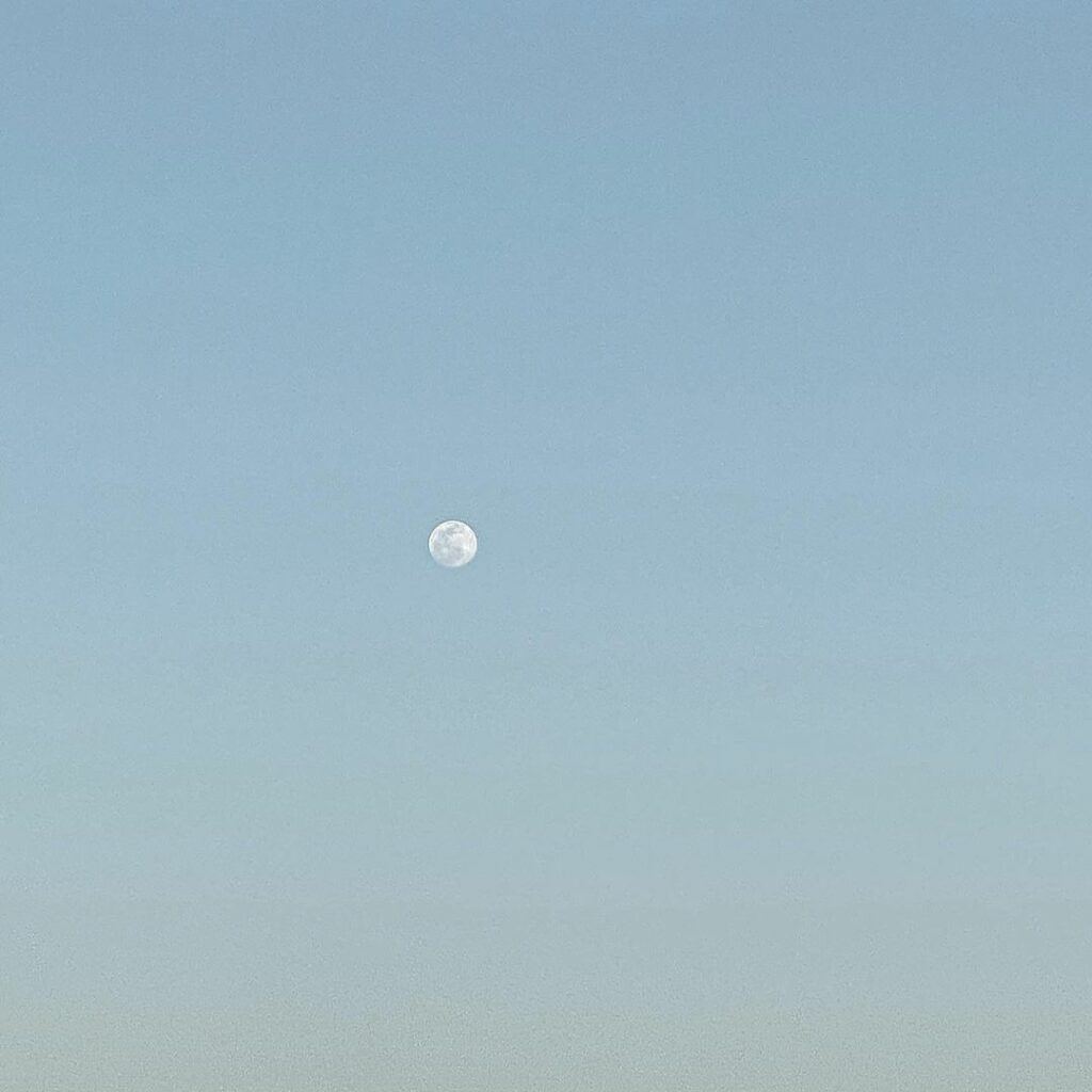 new drop @r.e.m.beauty ...