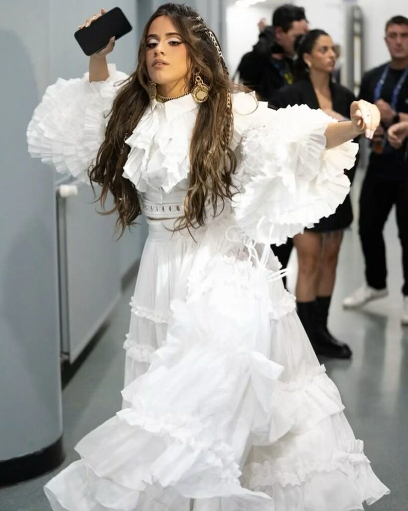 Camila Cabello: en este momento estaba escuchando titi me pregunto o mr morale !!!! No me acuerd… en este momento estaba escuchando titi me pregunto o mr morale !!!! No me acuerd...