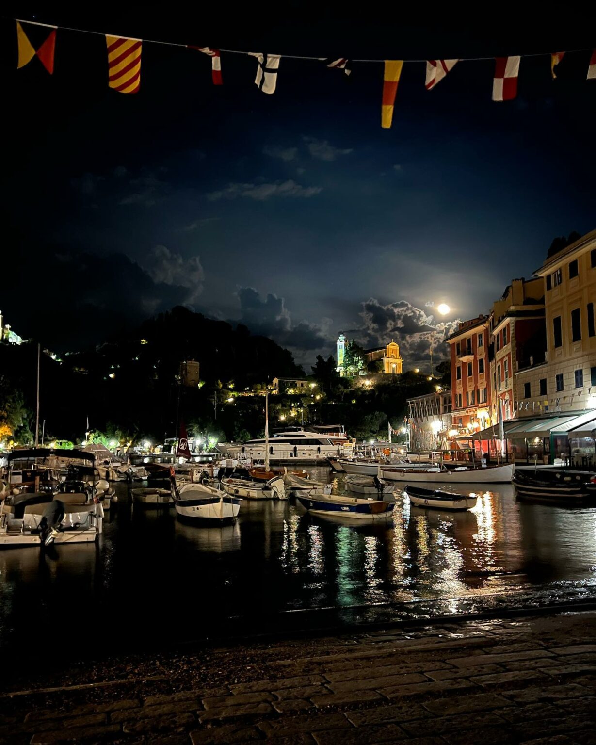 2am portofino,
not a soul in sight...