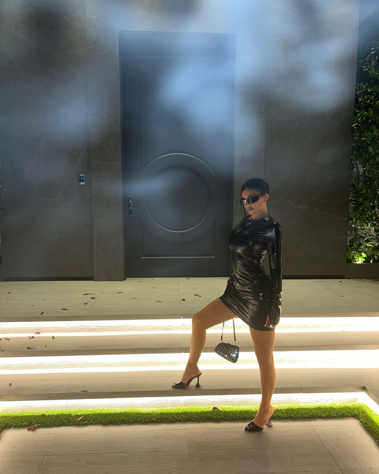 not me looking back at all these pics trav took of me and there’s smoke in all t...