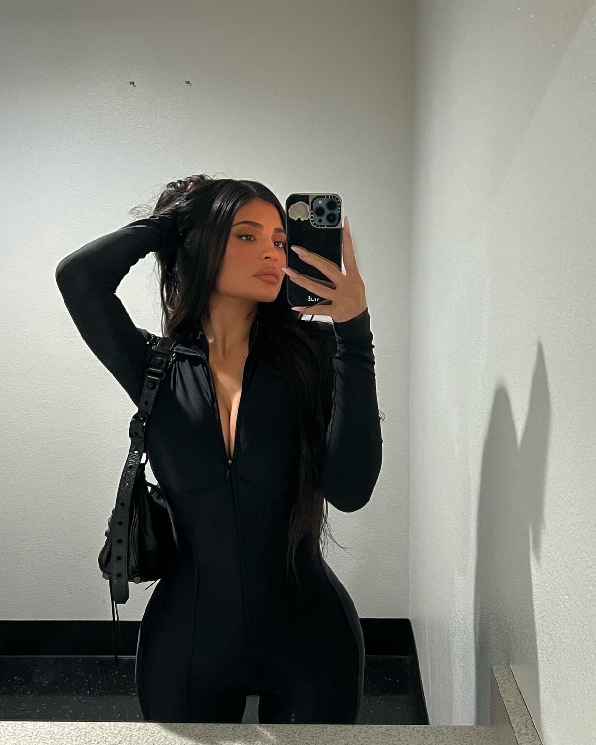 mirror selfies just hit different...