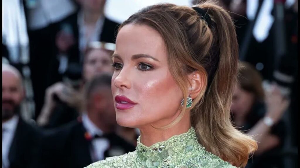 Kate Beckinsale slams trolls claiming she had plastic surgery to look ‘beautiful’ Kate Beckinsale slams trolls claiming she had plastic surgery to look ‘beautiful’