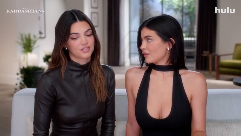 Kendall Jenner & Kylie Jenner Joke About Being Single - Kardashians Season 4 Preview!