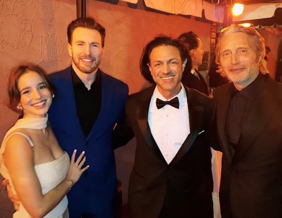 Chris Evans & Alba Baptista at the Golden Globes 2024 in Los Angeles