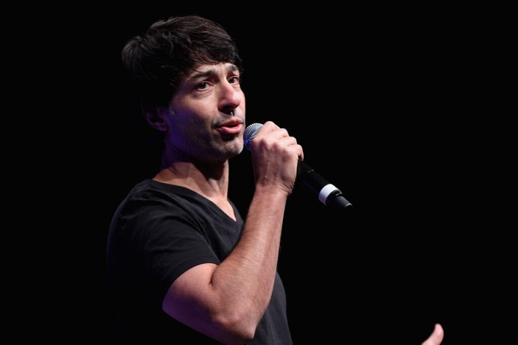 Comedian defends decision to kick ‘breastfeeding’ mother and baby out of show Comedian defends decision to kick ‘breastfeeding’ mother and baby out of show