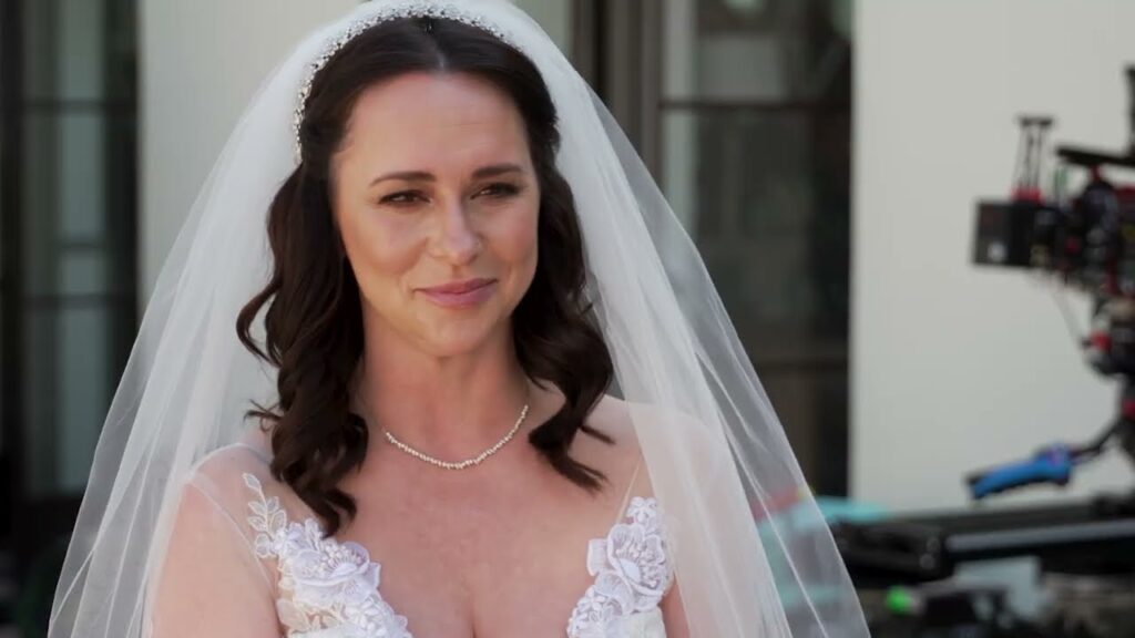 Jennifer Love Hewitt on Maddie & Chimney Tying the Knot – 9-1-1 – ABC Jennifer Love Hewitt on Maddie & Chimney Tying the Knot - 9-1-1 - ABC